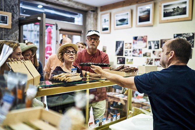 Lyon Old Town Food Tour with Local Specialties Tasting & Lunch - The Old Town stories between bites