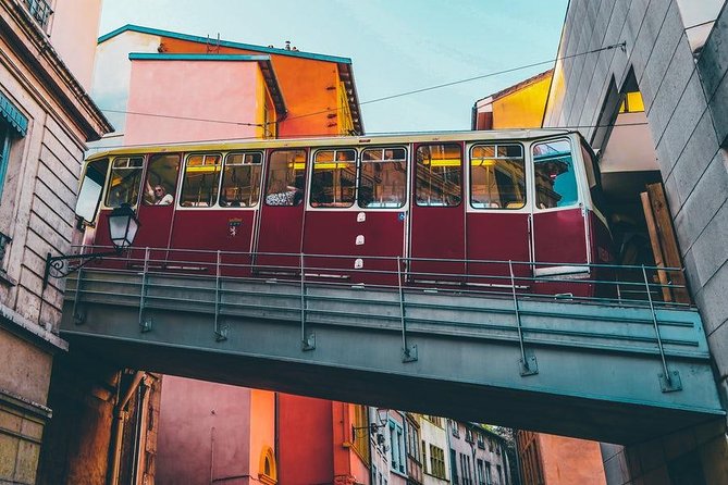 Lyon Old Town Food & Wine Tasting Tour including a Bouchon Lyonnais - What the guides add to the experience
