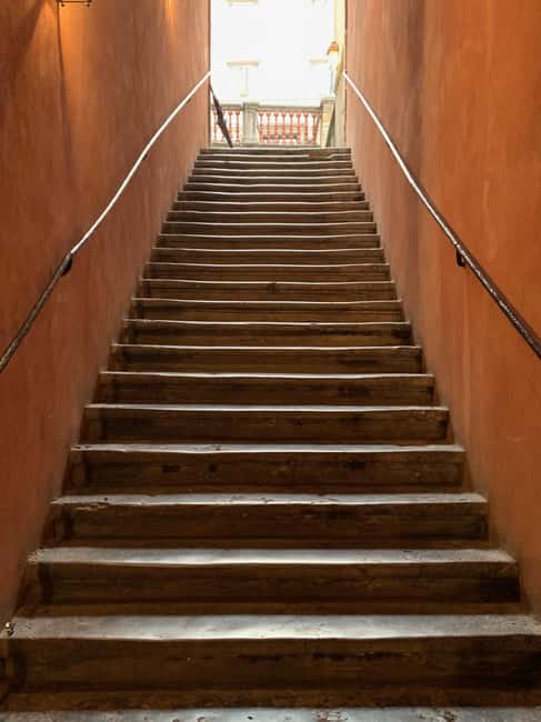Lyon: Private Walking Tour of "Traboules" in the Old Town - What the 150-minute route feels like