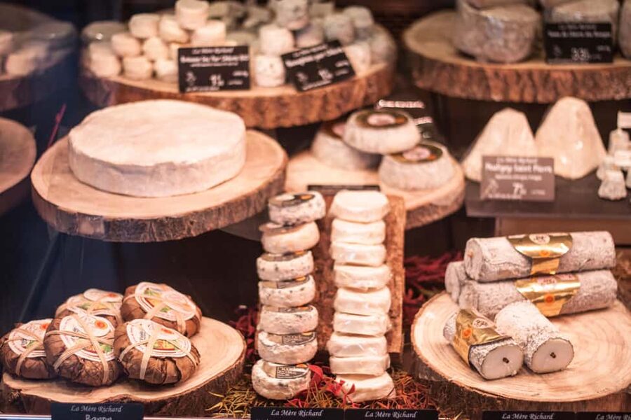 Lyon: Secret Food Tour - Starting with canut food and wine