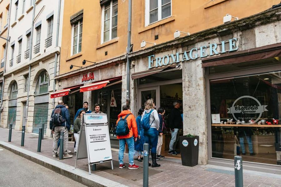 Lyon: Vieux Lyon Food Tasting Walking Tour - Who will enjoy this four-hour walk