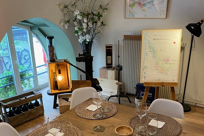 Make your own cuvée of Bordeaux wine - Bottling and labeling your Bordeaux souvenir