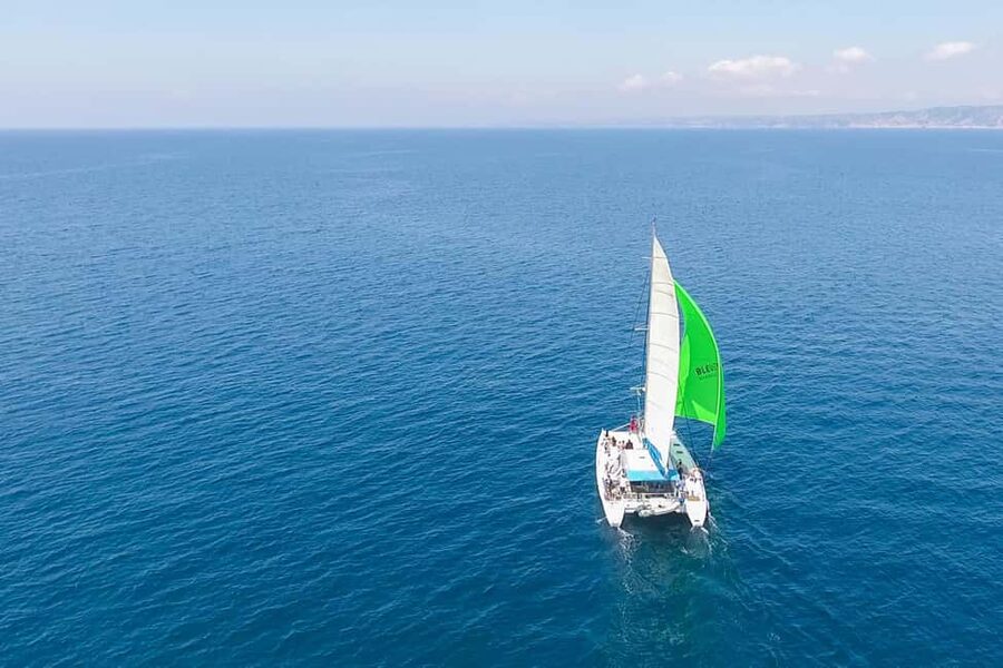 Marseille: Calanques Catamaran Cruise, Picnic, & Swimming - Riou Island and the first swim