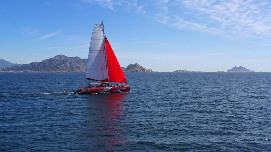 Marseille : Calanques Catamaran Cruise with Lunch & Wine - How the crew affects the day