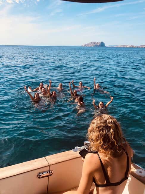 Marseille: Calanques National Park Boat Trip with Swimming - Why the electric boat changes the afternoon