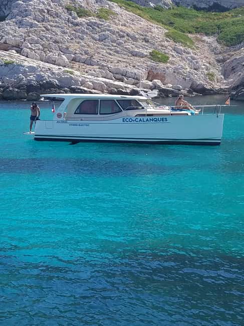 Marseille: Calanques National Park Boat Trip with Swimming - The first run along Marseille’s outer coast