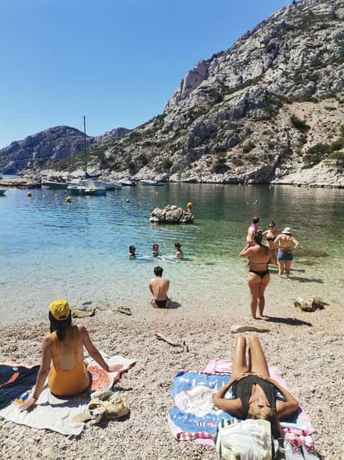 Marseille: Calanques National Park Guided Hike with Picnic - A guide adds more than directions