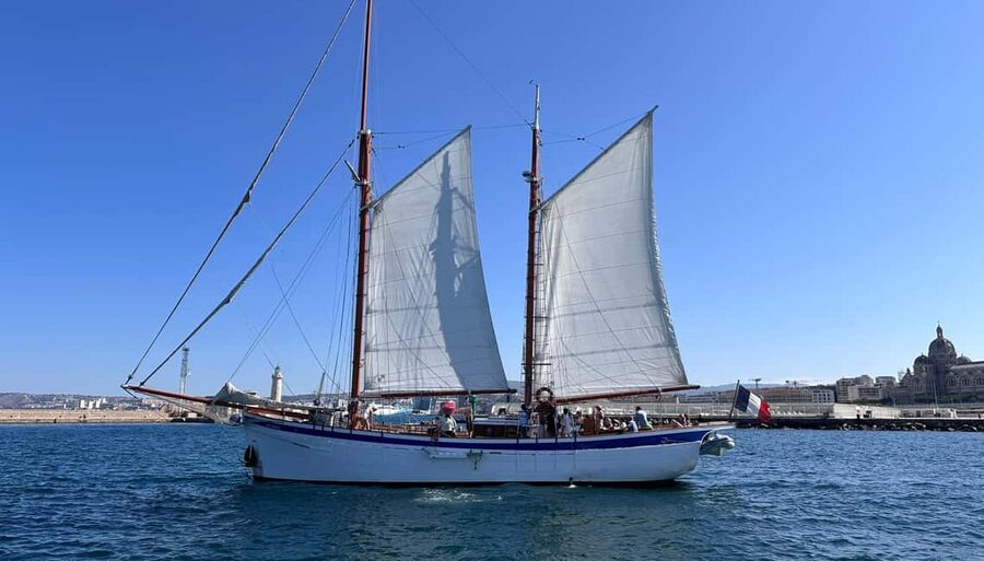 Marseille: Calanques National Park Sailing Cruise with Lunch - Riou and the later Calanque stop