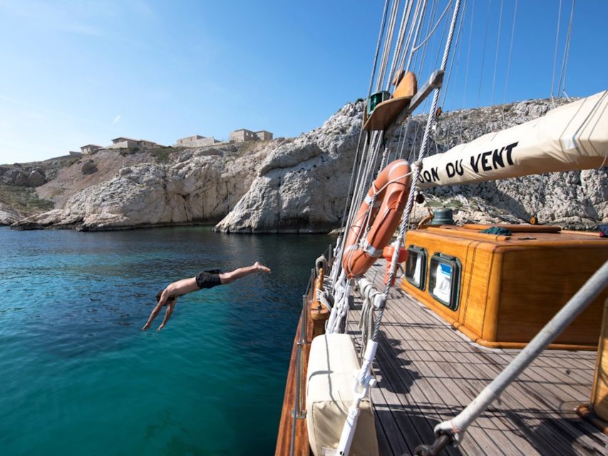 Marseille: Calanques Sailing Day Trip with Lunch and Wine - Starting at Marseille City Hall