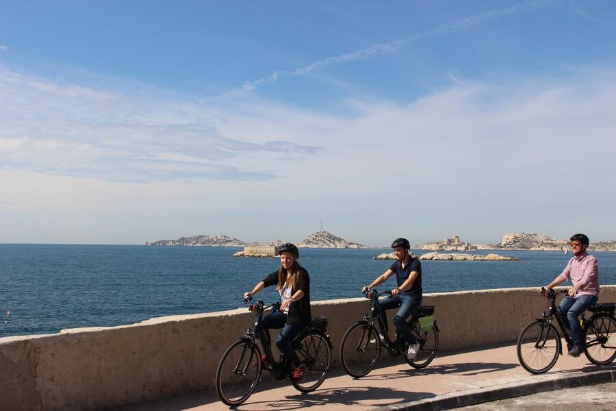 Marseille: E-bike Virtual Guided Tour - Notre Dame de la Garde and Marseille below