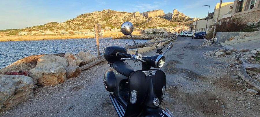 Marseille: Electric Motorcycle Rental with Smartphone Guide - Notre Dame de la Garde and the city view