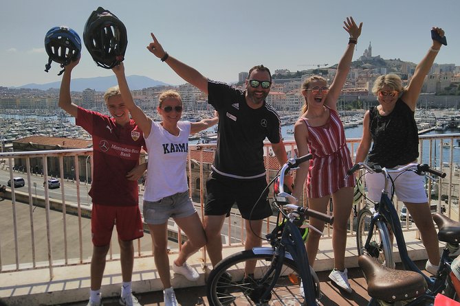 Marseille Grand E-Bike Tour : "le tour du Fada" - Pharo Palace and the entrance to the harbor