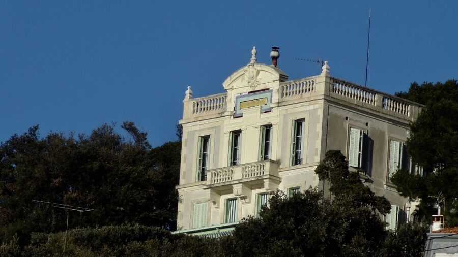 Marseille: Guided Off-the-Beaten-Path Neighborhood Walk - How much walking should you expect?