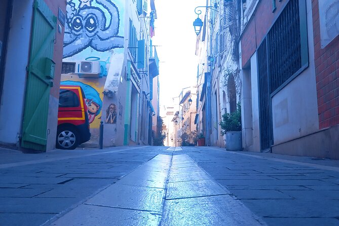 Marseille Guided Tour for 2.5 Hours with a Bilingual Local Guide - Returning along Quai de Rive Neuve