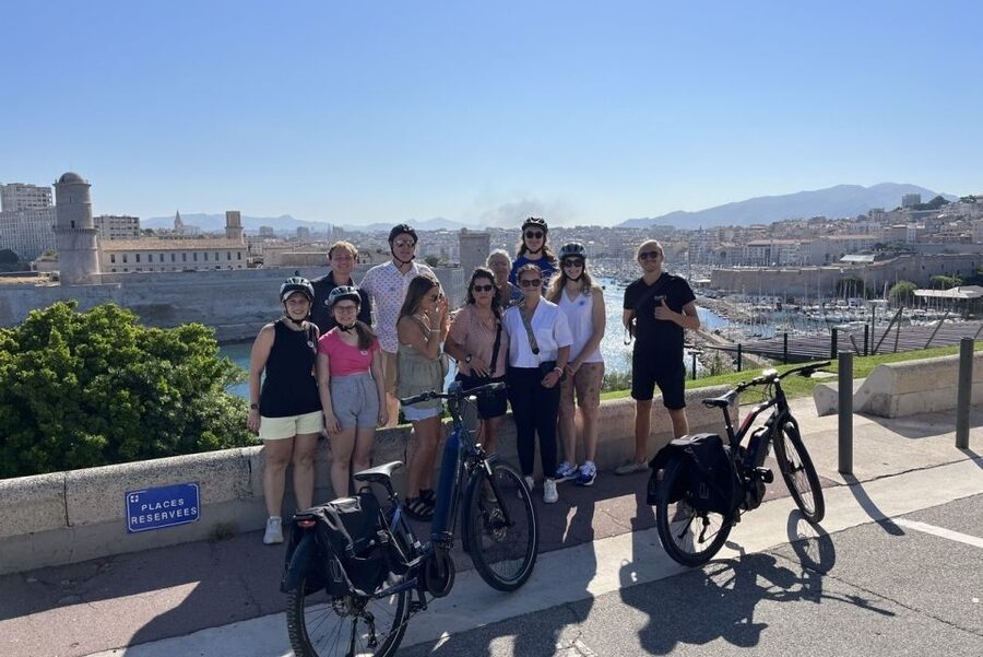 Marseille: Sightseeing E-Bike Tour - A local bakery break