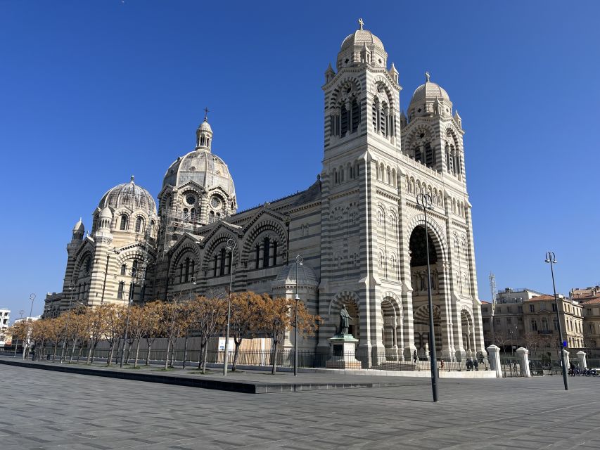 Marseille: Sightseeing E-Bike Tour - Guide style and group size