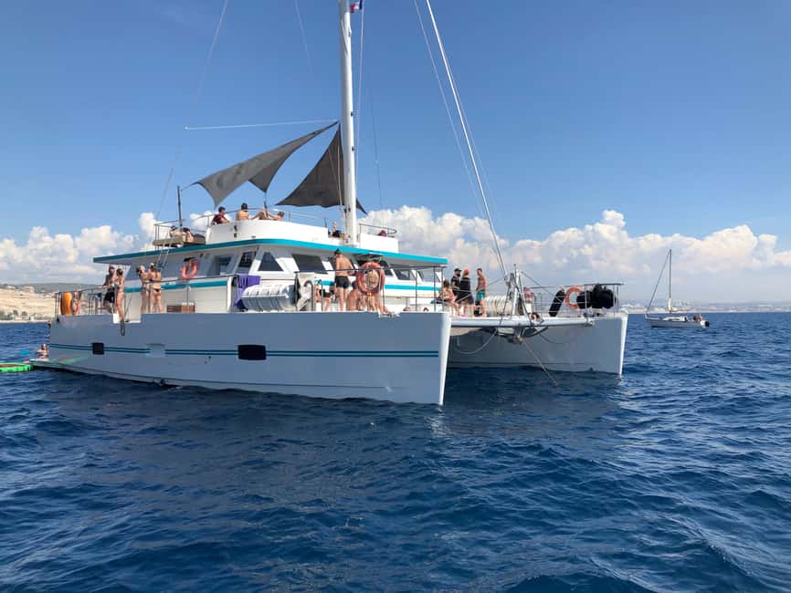Marseille: Sunset catamaran cruise, buffet & drinks - What this Marseille catamaran evening is really like