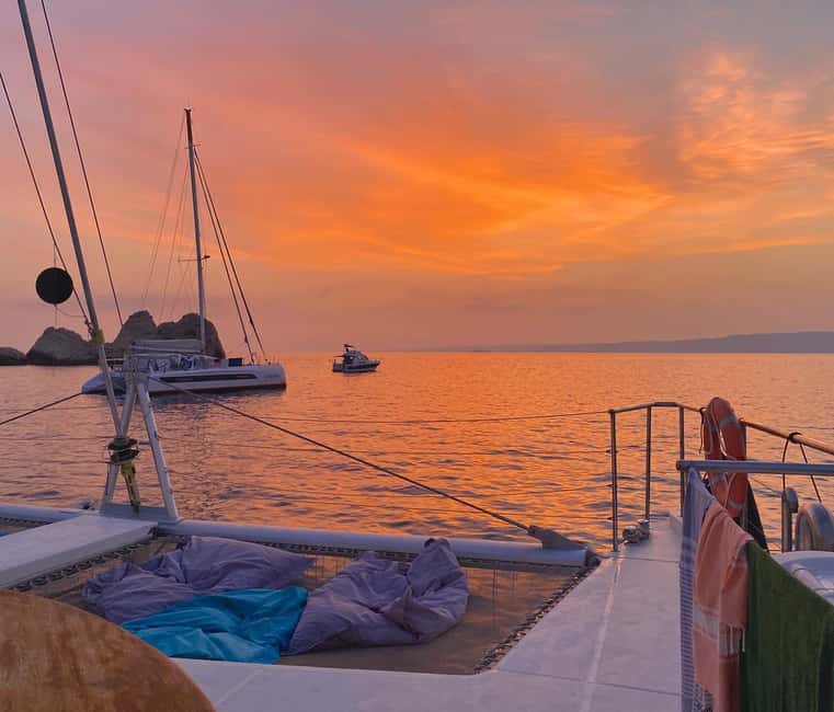 Marseille: Sunset catamaran cruise, buffet & drinks - Heading toward the Frioul Archipelago