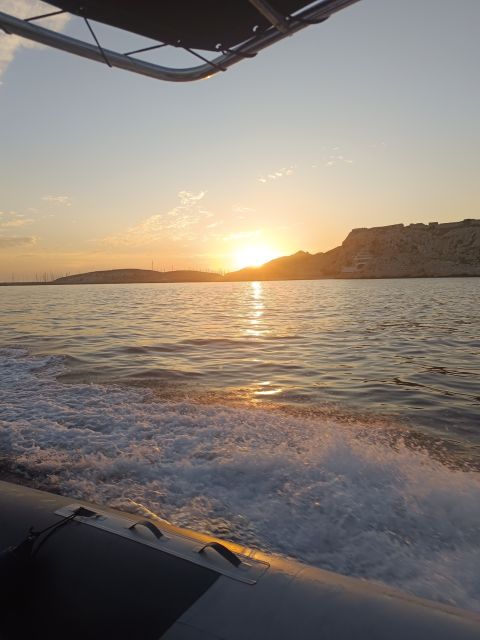 Marseille: Sunset Frioul Archipelago Boat Cruise - Exploring the Frioul Archipelago from the water