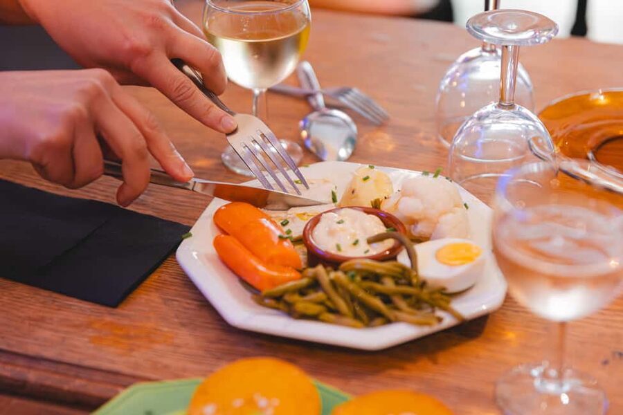 Marseille: Walking Food Tour with Full Meal - Who Should Book This Marseille Food Walk?