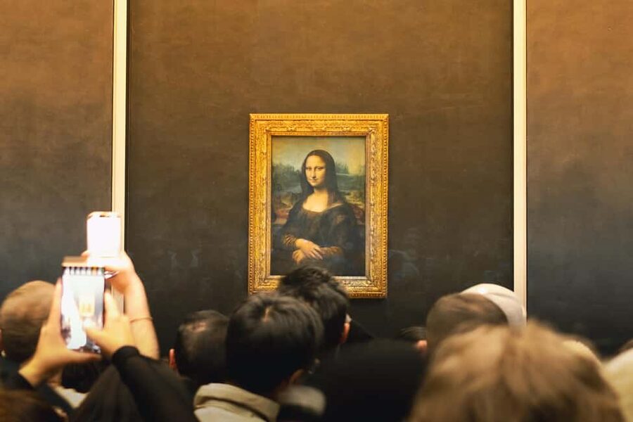 Mona Lisa & Treasures: 6-people Max Louvre Experience - Winged Victory and the Louvre’s Grand Spaces