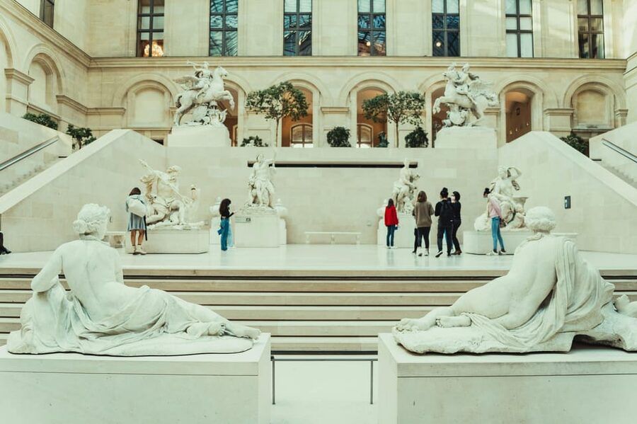 Mona Lisa & Treasures: 6-people Max Louvre Experience - Why Families May Find This Easier
