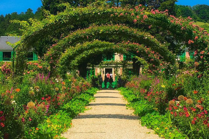 Monet's Gardens & House-Private Giverny Tour From Paris - Why Giverny makes a good half-day from Paris