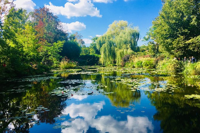 Monet's Gardens & House-Private Giverny Tour From Paris - Inside Monet’s blue sitting room and studio