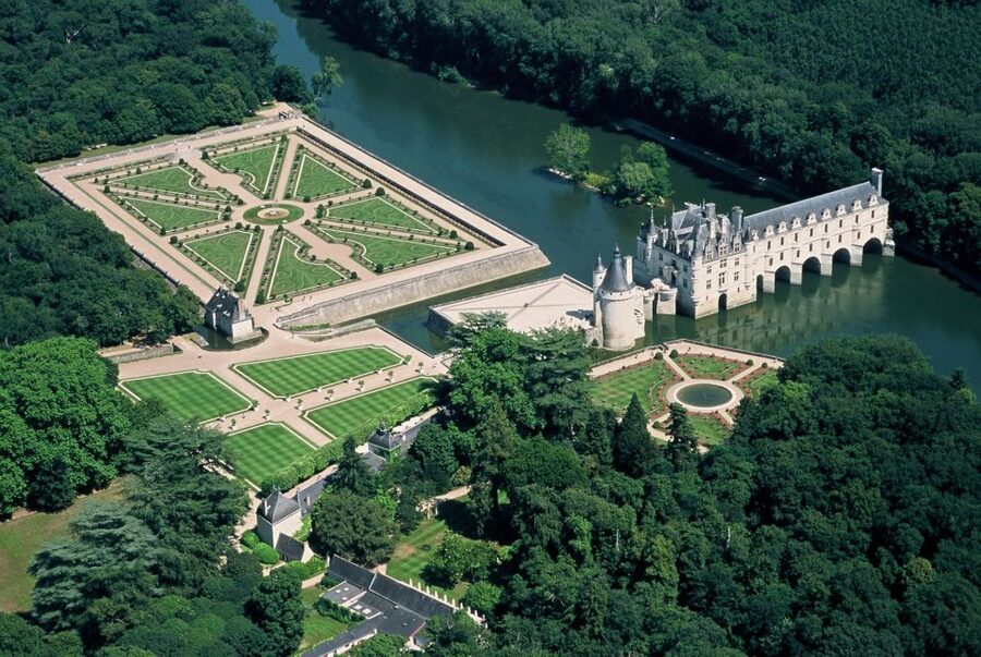 Mont Saint-Michel & Chateaux Country 3-Day Tour from Paris - Normandy, Omaha Beach, Rouen, Honfleur, and Saint-Malo