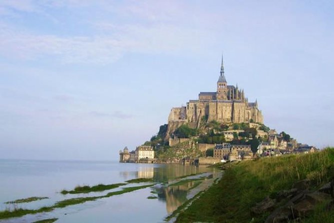 Mont Saint-Michel Day Trip from Bayeux (Shared tour) - The approach to the island and its first great views