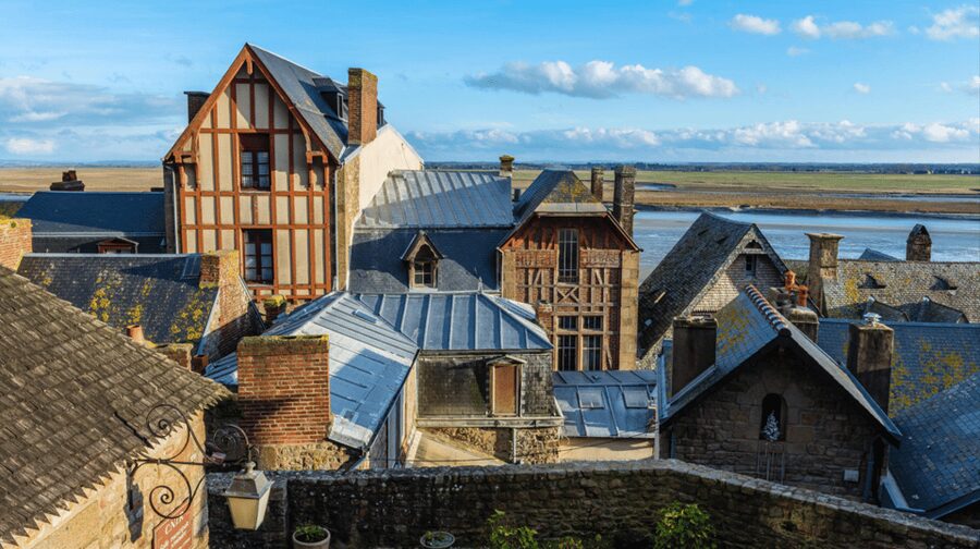 Mont-Saint-Michel: Private Guided Tour with Abbey Entrance - Languages, pacing, and guide quality