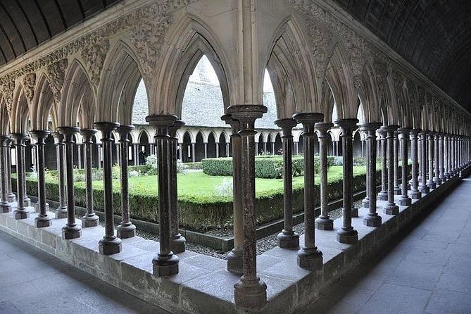 Mont St Michel Full Day Tour with a National Guide from Bayeux - Two hours to eat and explore on your own