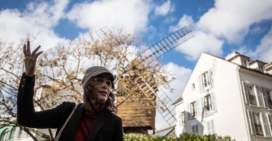 Montmartre en chansons: tour with a professional singer - Why the singing changes a Montmartre walk