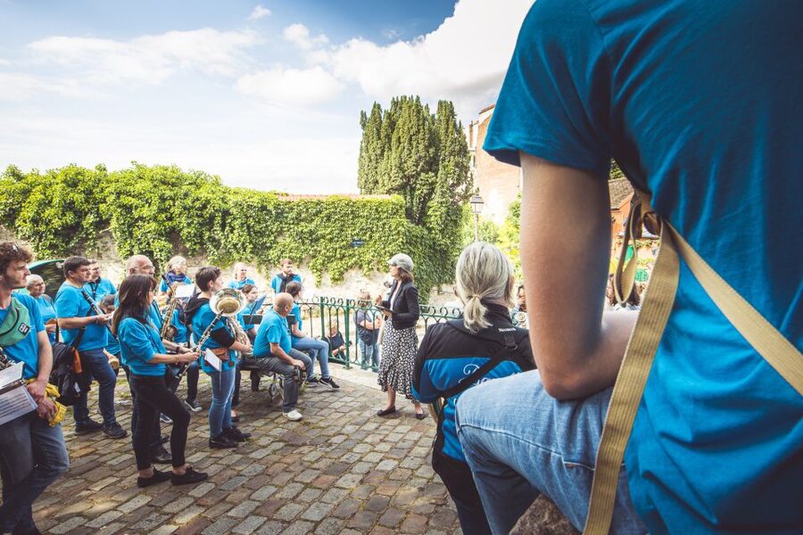Montmartre en chansons: tour with a professional singer - What $34 buys you in practical terms