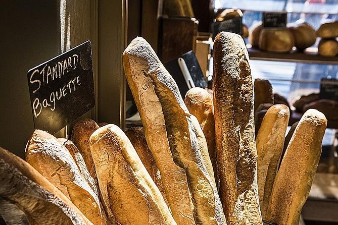 Montmartre Hidden Gems and Scenic Highlights Walking Tour - Dalida, the Pink House, and Everyday Montmartre