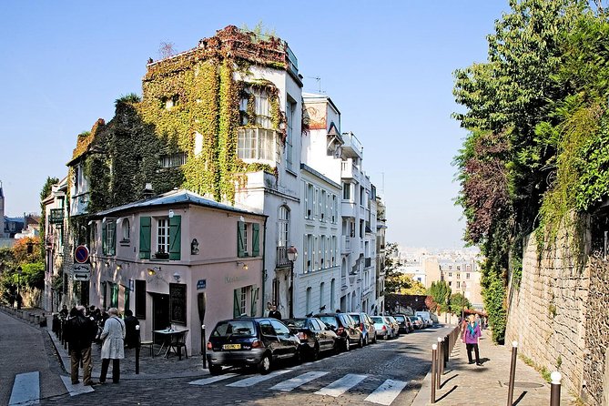 Montmartre Hidden Gems and Scenic Highlights Walking Tour - Place du Tertre and La Bonne Franquette