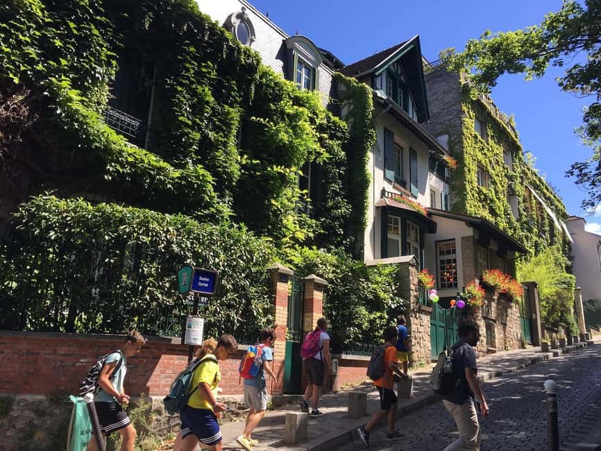 Montmartre Walking Tour with a Local Guide - La Maison Rose and the photogenic side of Montmartre