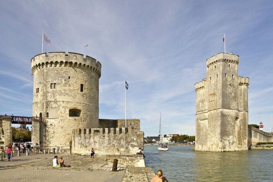 Nantes: Private custom tour with a local guide - Walking Nantes at your own pace