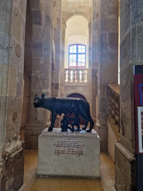 Narbonne: visit the Archbishops' Palace and Cathedral - Inside the courtyard and up the Grand Staircase