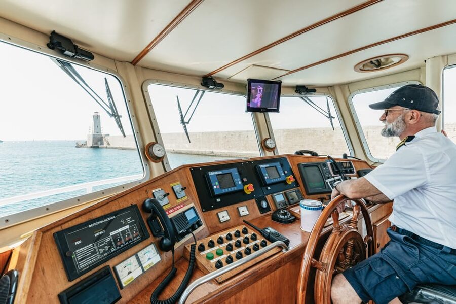 Nice: 1-Hour Sightseeing Cruise to Villefranche Bay - Saint-Jean-Cap-Ferrat and its grand villas