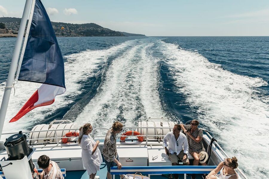 Nice: 1-Hour Sightseeing Cruise to Villefranche Bay - The return through Nice’s turquoise water