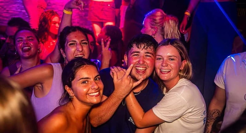Nice: Bar/Pub Crawl with Free Shots and VIP Entry - Practical details that can save you trouble