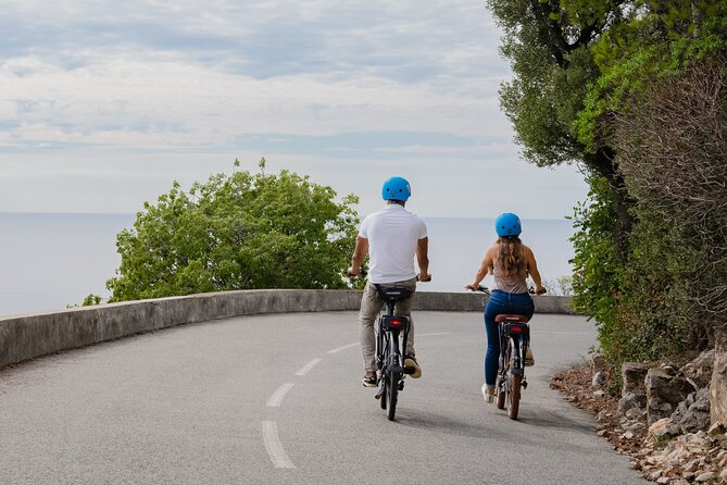 Nice Electric Bike Rental - The Promenade des Anglais gives you an easy first ride