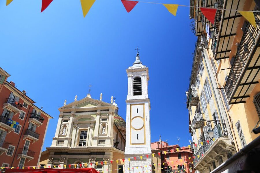 Nice: Old City Highlights Walking Tour with a local guide - Walking to Castle Hill for the big view