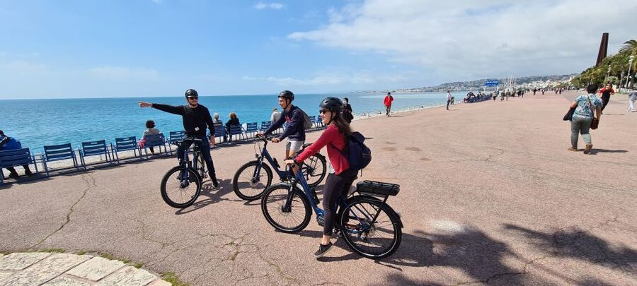 Nice: Panoramic French Riviera E-Bike Tour - Starting gently on the Promenade des Anglais