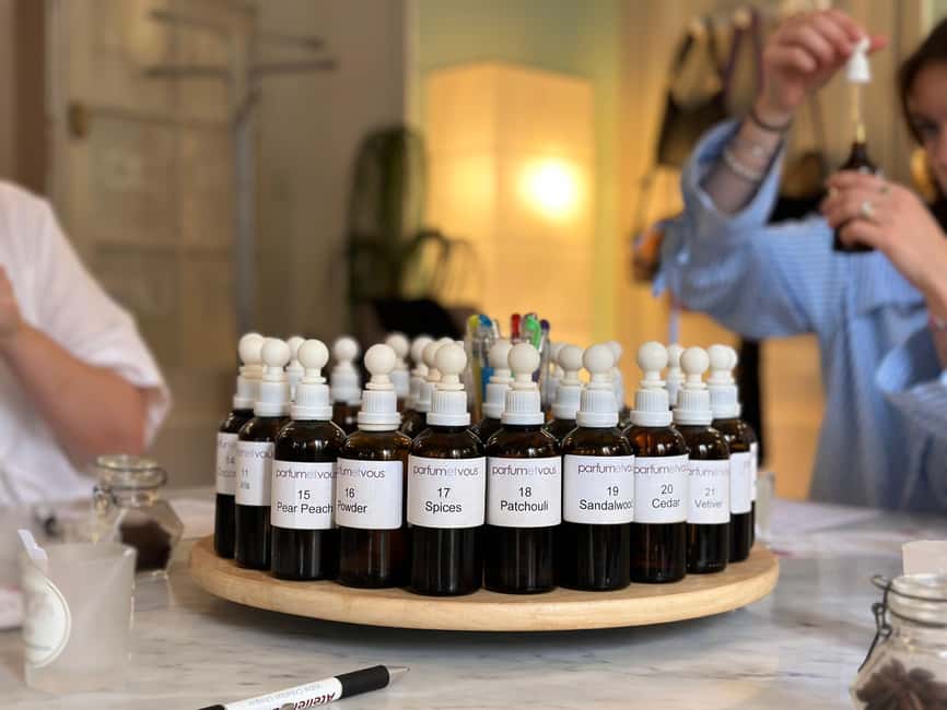 Nice: Perfume Creation Workshop - The opening lesson explains how perfume works