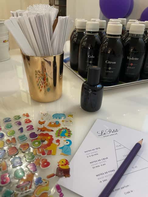 Nice: Perfume Workshop for Children - Choosing scents and making a personal fragrance