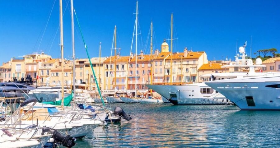 Nice: Saint-Tropez & Port Grimaud Full-Day Sightseeing Tour - Climbing into the old village