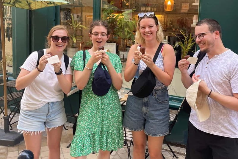 No Diet Club : Bordeaux Food Tour in Bordeaux center ! - Cannelés and the sweet finish