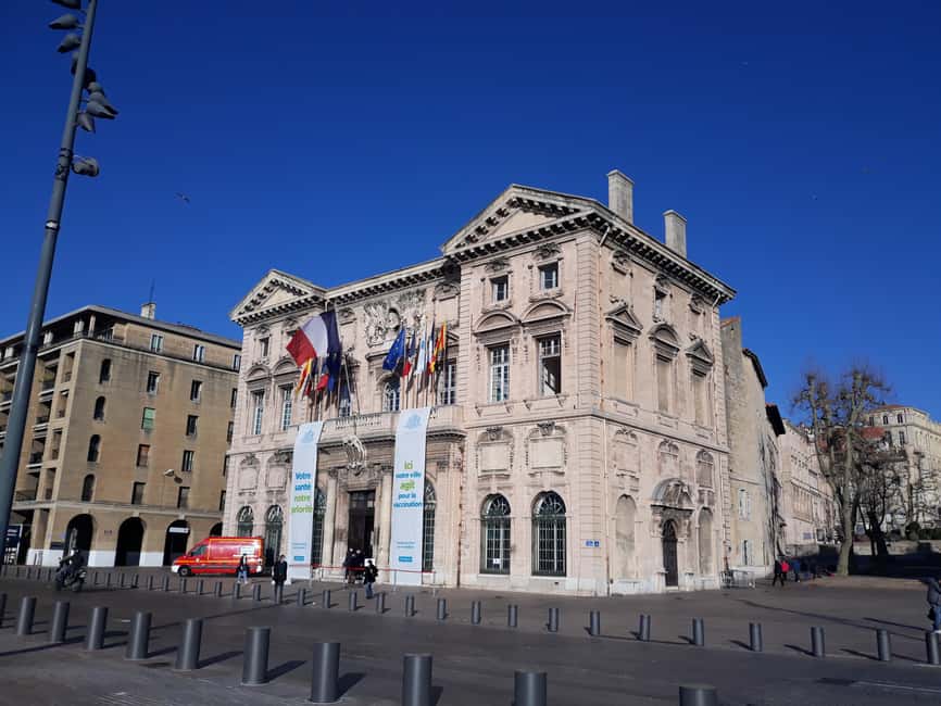 "Old Marseille" district tour and treasure hunt - Finishing at Fort Saint-Jean